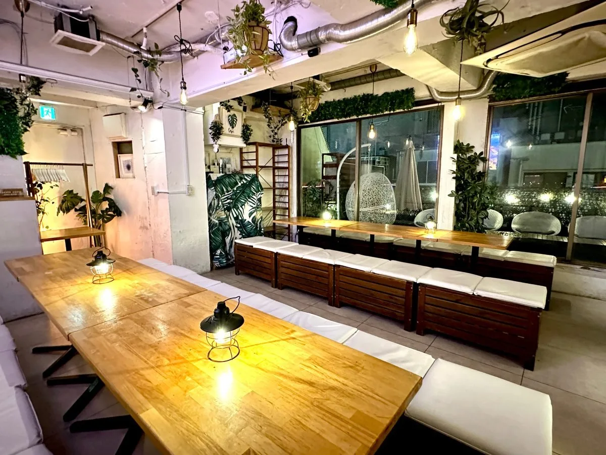 渋谷ガーデンルーム4F 店内の様子（夜）