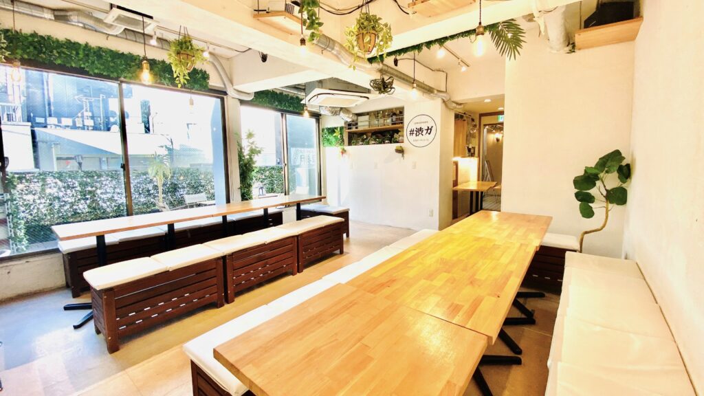 「渋谷ガーデンルーム」は、貸切に特化したおしゃれ居酒屋です！
大画面プロジェクターを使った20人・３0人・40人など大人数貸切はお任せください！