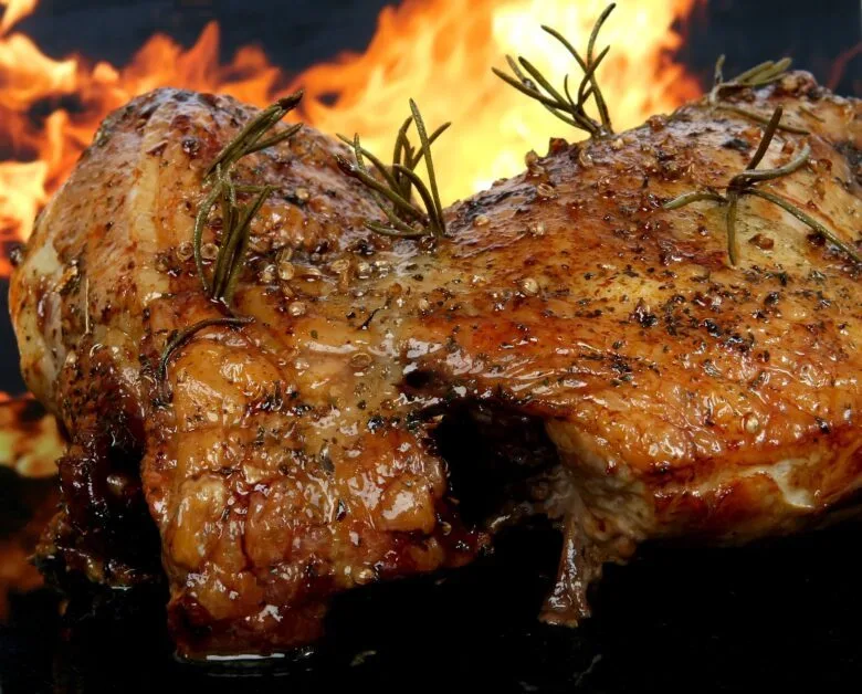 渋谷で貸切グランピングBBQするなら「渋谷ピカリエ」当店は室内BBQですので天候関係なくBBQをお楽しみいただけます!貸切でのご利用で音響機器やマイク・プロジェクタ―などが【無料】でご利用いただけます!渋谷でグランピングならぜひ当店で!