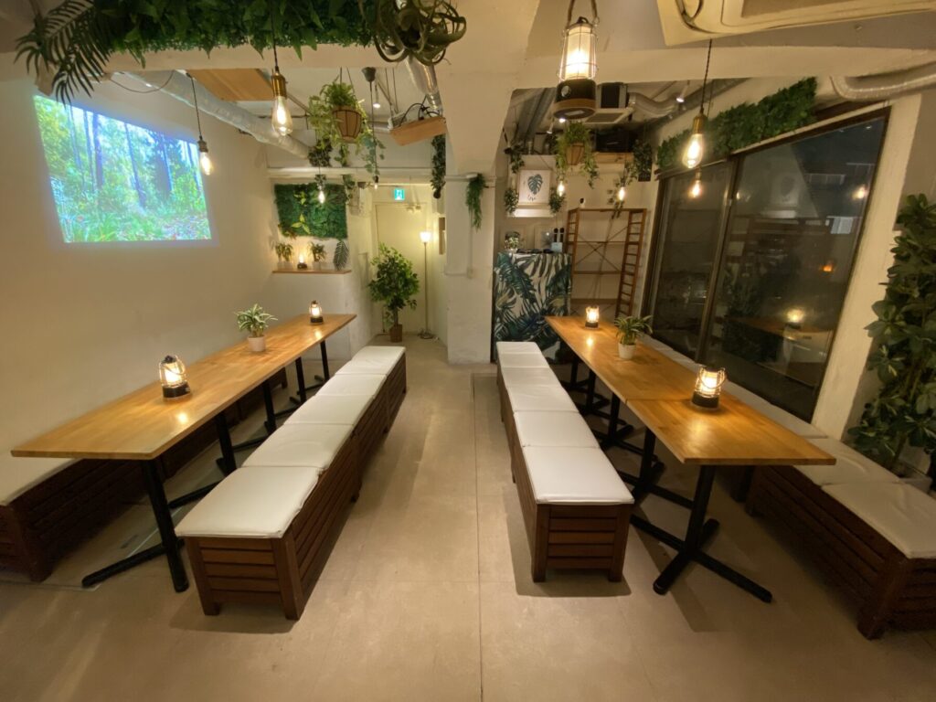 渋谷で30人貸切パーティーするなら渋谷ガーデンルーム４Fがおすすめ！
貸切にすると音響機器やマイク・プロジェクター等が【無料】でご利用いただけます！
渋谷駅から徒歩約2分で好立地！
内見の対応も行っておりますのでお気軽にお問い合わせください！