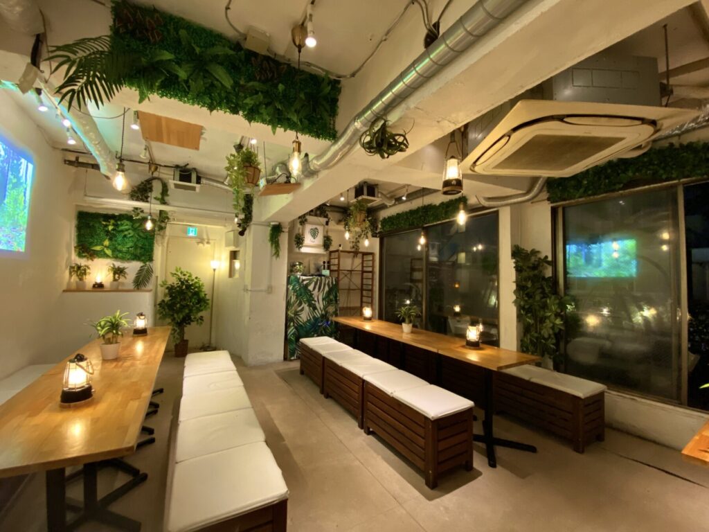 渋谷で大人数の貸切をするなら「渋谷ガーデンルーム４F」当店は大人数での貸切には最適です！貸切でのご利用で音響機器やマイク・プロジェクタ―などが【無料】でご利用いただけます！豊富な飲み放題付きのコースも多数ご用意！
