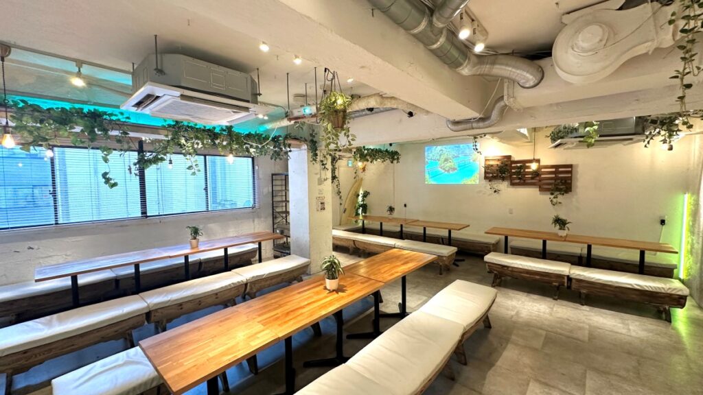 渋谷で貸切を大人数でするなら「渋谷ガーデンルーム4F」当店は大人数での貸切には最適です!貸切でのご利用で音響機器やマイク・プロジェクタ―などが【無料】でご利用いただけます!さらに貸切特典でゲーム機もお楽しみいただけます!