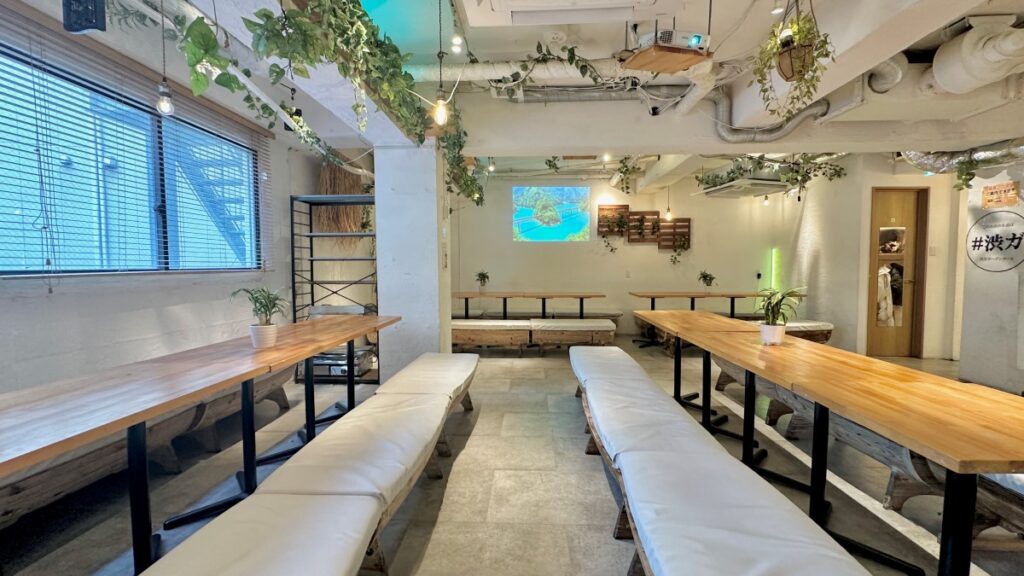 渋谷のお洒落な居酒屋をお探しの方におすすめ『渋谷ガーデンルーム4F』当店は少人数から大人数まで対応可能です!貸切でのご利用ですと音響機器やマイク・プロジェクター・カラオケ・ゲーム機などが【無料】でご利用いただけます!